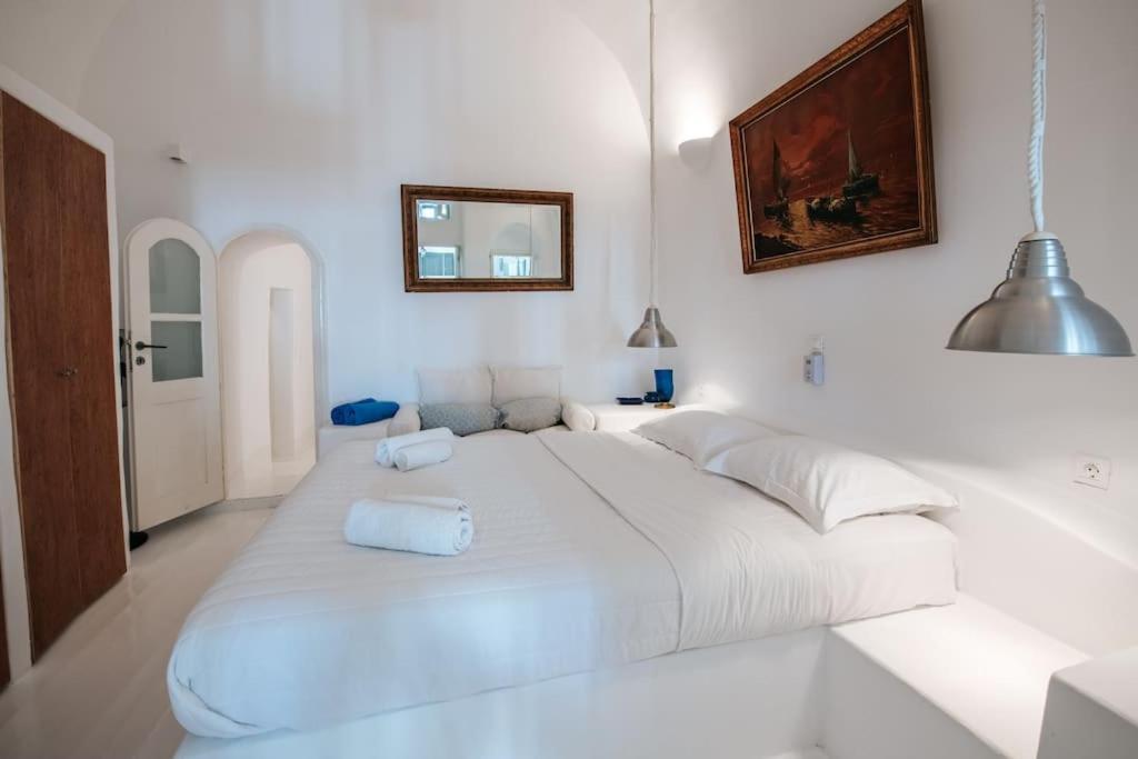 Astrea Suites "Ostria Cave Villa-Outdoor Jacuzzi" Иа Екстериор снимка