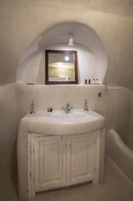 Astrea Suites "Ostria Cave Villa-Outdoor Jacuzzi" Иа Екстериор снимка