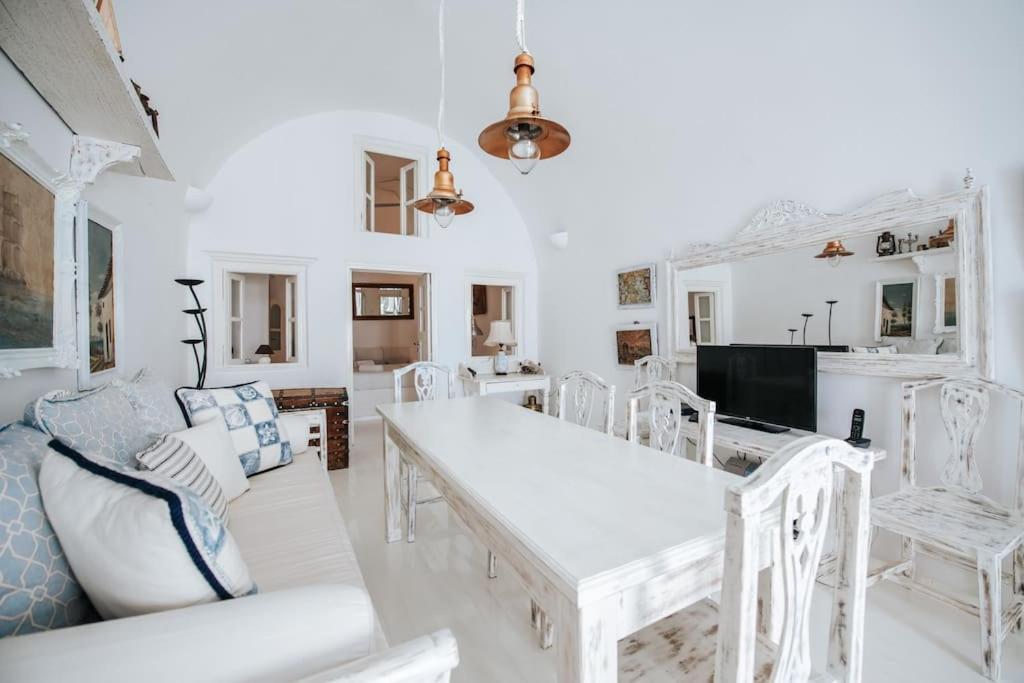 Astrea Suites "Ostria Cave Villa-Outdoor Jacuzzi" Иа Екстериор снимка