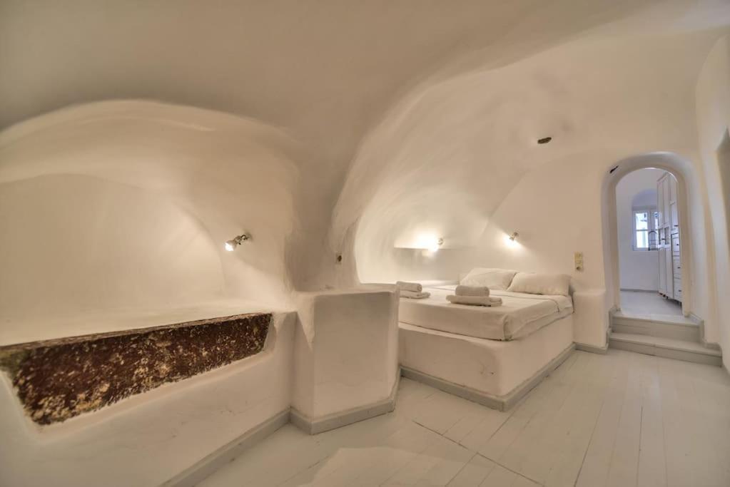 Astrea Suites "Ostria Cave Villa-Outdoor Jacuzzi" Иа Екстериор снимка